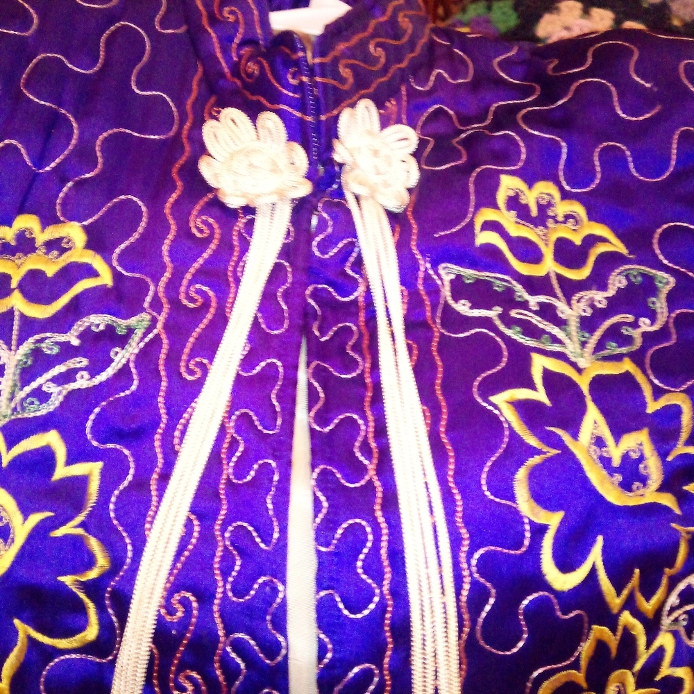 Cerulean Blue padded silk embroidered Oriental Jacket sz large. FABULOUS